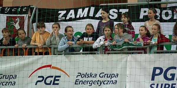 Chodź, pomaluj swą twarz na biało i na zielono