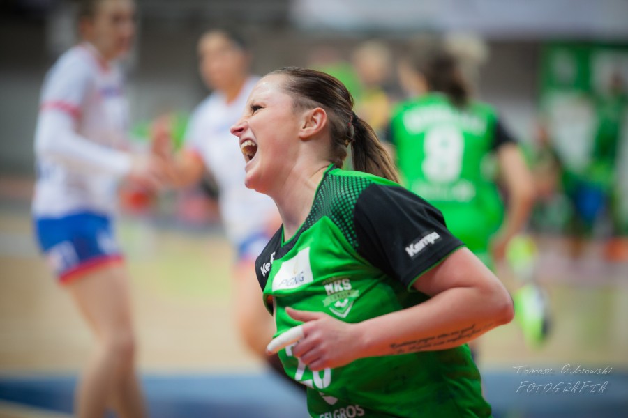 Zimny prysznic w hali Globus