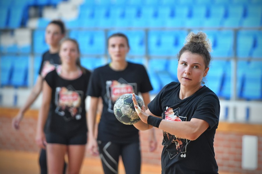 Sylwia Matuszczyk: Zespół głównie buduje się poza boiskiem