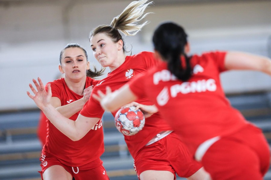 Remis Polek z Austrią. Sześć goli Nosek, 100-proc. skuteczność Szarawagi