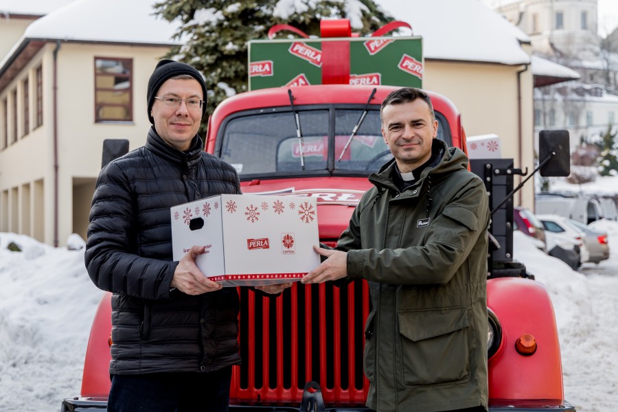 Świąteczne paczki żywnościowe od Perły dla podopiecznych Caritas