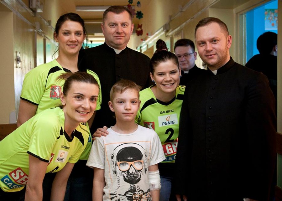 Szczera radość na twarzach dzieci.